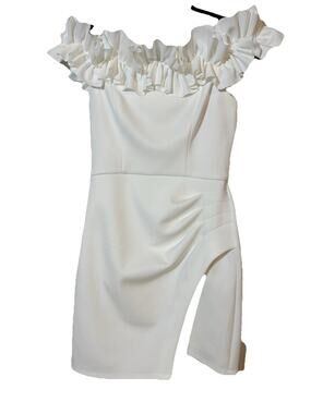 CLOVER AND SLOANE White Off Shoulder MINI DRESS Sz 4 EUC. BEAUTIFUL!